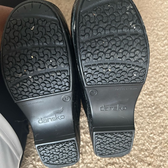 Clogs - Picture 2 of 2